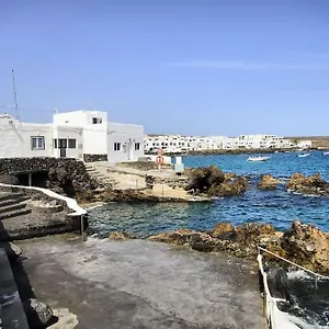 https://fischer-home-roque-del-este.in-canary-islands.com